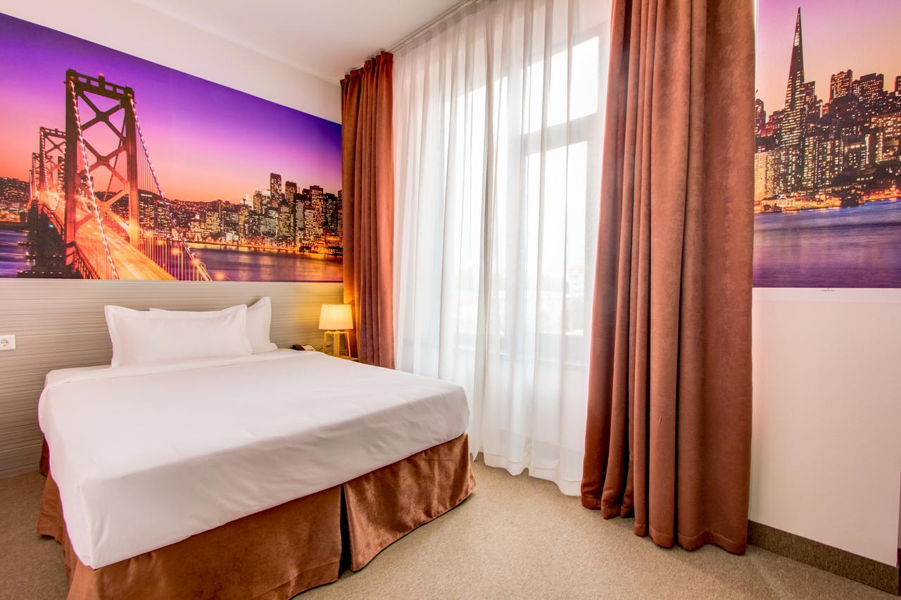 Hotel Bridges Biškek Exteriér fotografie