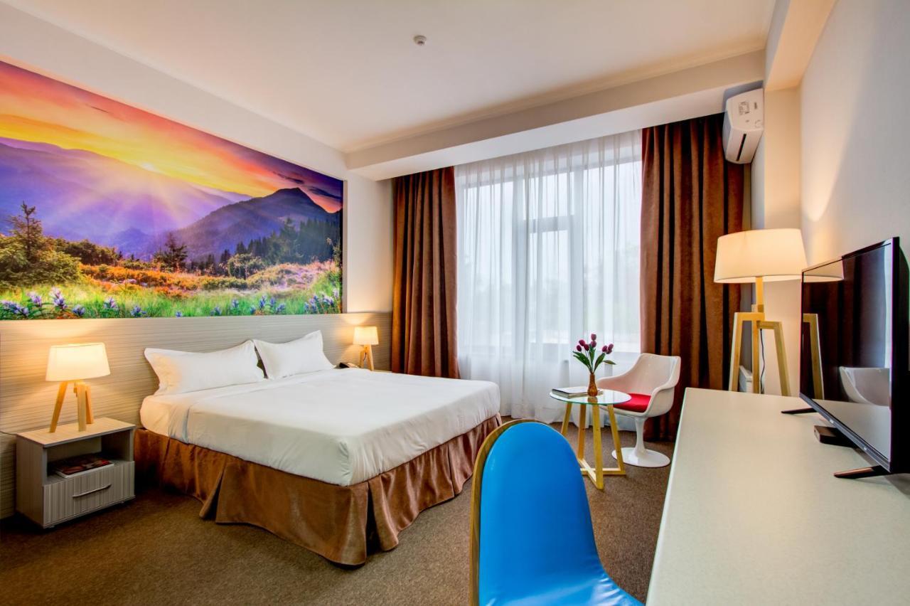 Hotel Bridges Biškek Exteriér fotografie